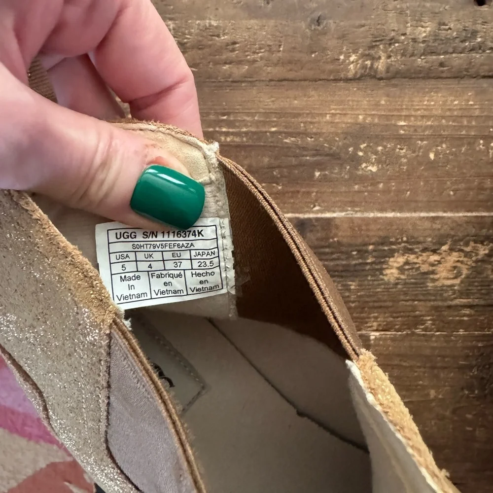 UGG shimmery finish